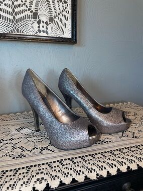 Jacqueline Ferrar Silver Glitter Peep-Toe Heels